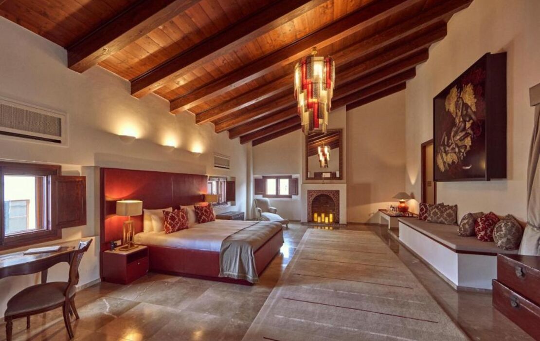 Palacio Can Marqués by Puro