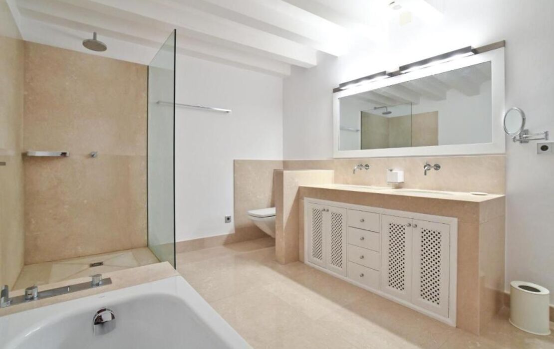 Palacio Can Marqués by Puro