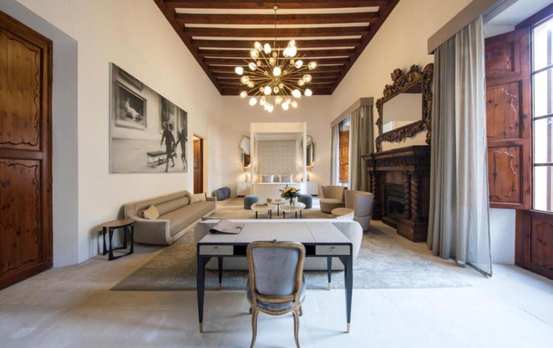 Palacio Can Marqués by Puro