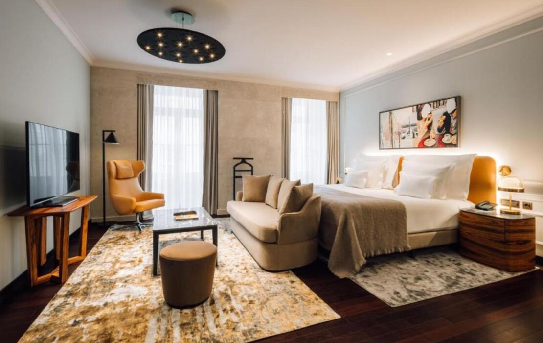 MYTHIC SANA Downtown Suites