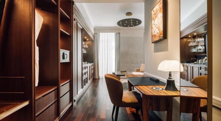 MYTHIC SANA Downtown Suites