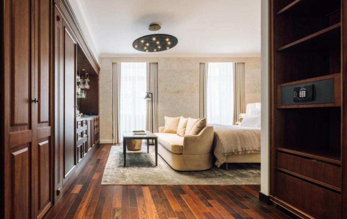 MYTHIC SANA Downtown Suites