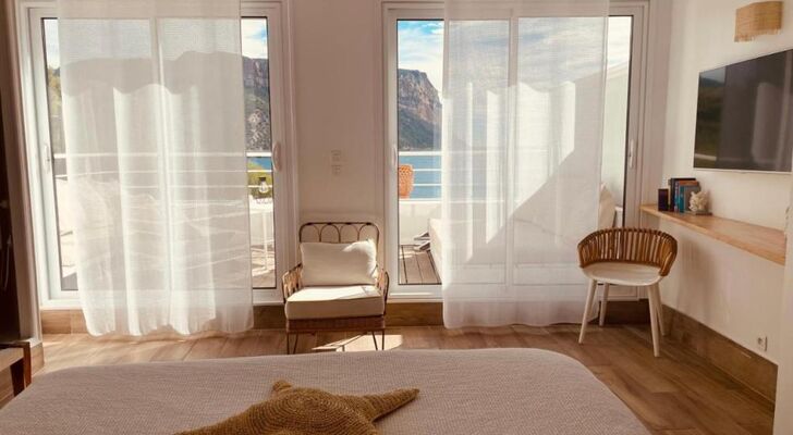 Hotel de La Plage - Mahogany