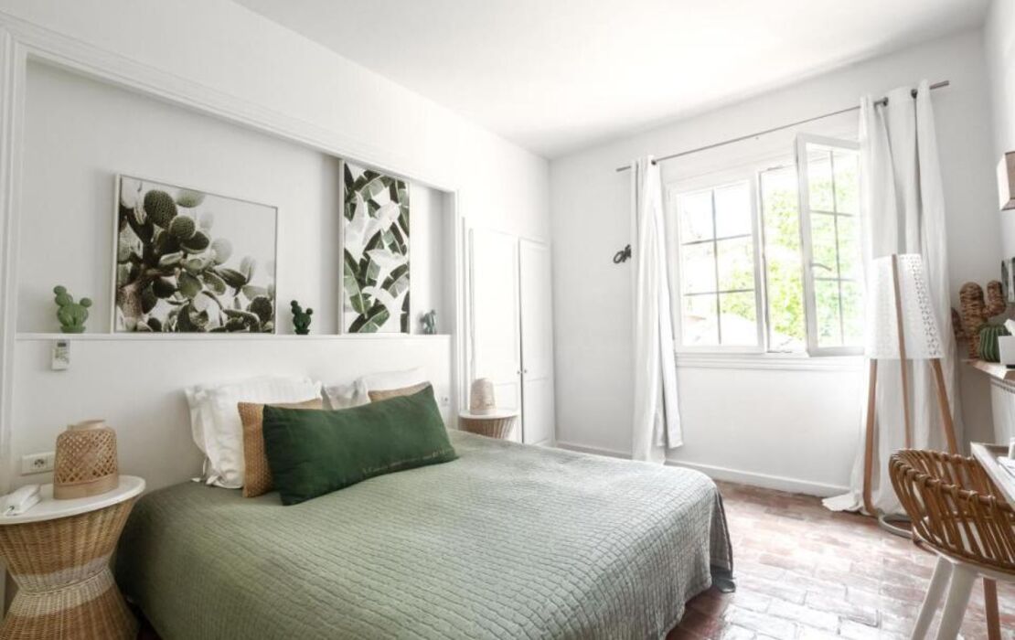 Hotel de La Plage - Mahogany