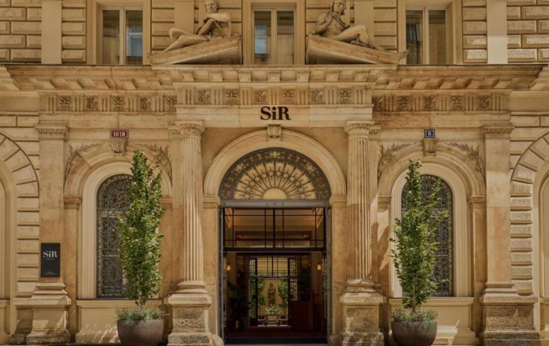 Sir Prague, part of Sircle Collection