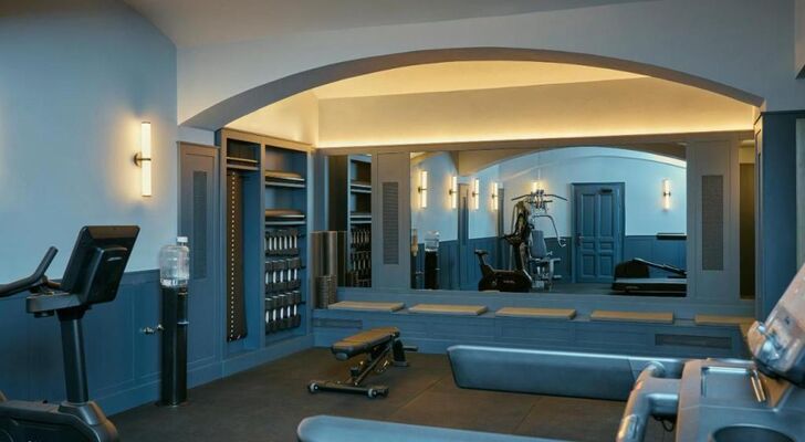 Sir Prague, part of Sircle Collection