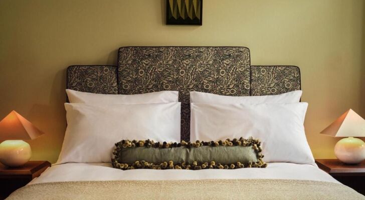 Sir Prague, part of Sircle Collection