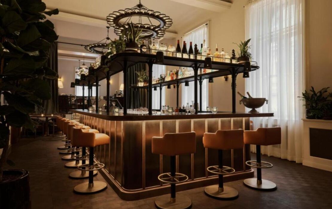 Sir Prague, part of Sircle Collection