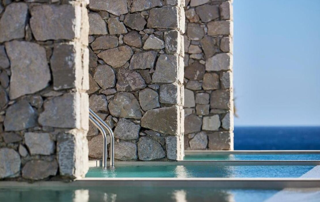 Artemis Seaside Resort