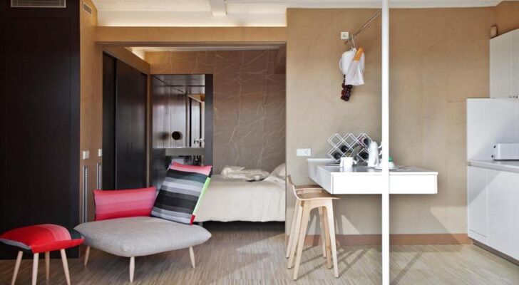 DestinationBCN Universitat Apartments