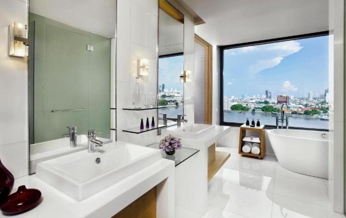 Avani Plus Riverside Bangkok Hotel