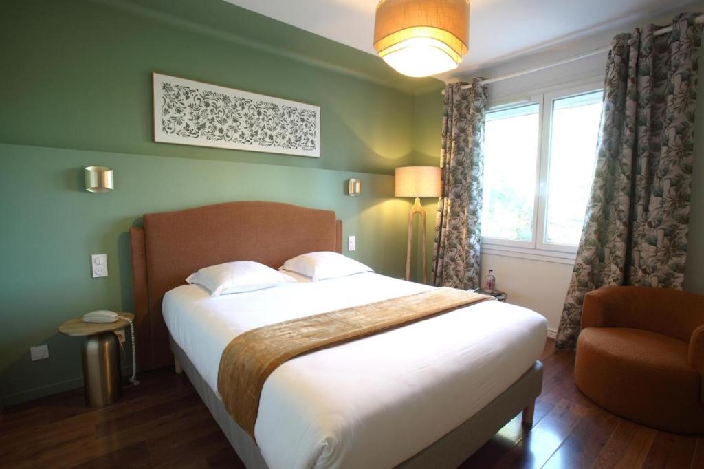 Logis Hotel Le Blason de Provence