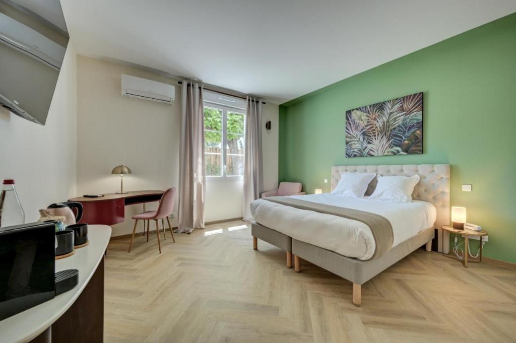 Logis Hotel Le Blason de Provence