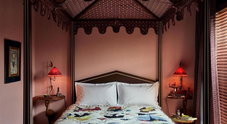 Ulysses, an Ash Hotel