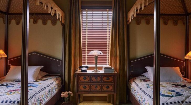 Ulysses, an Ash Hotel