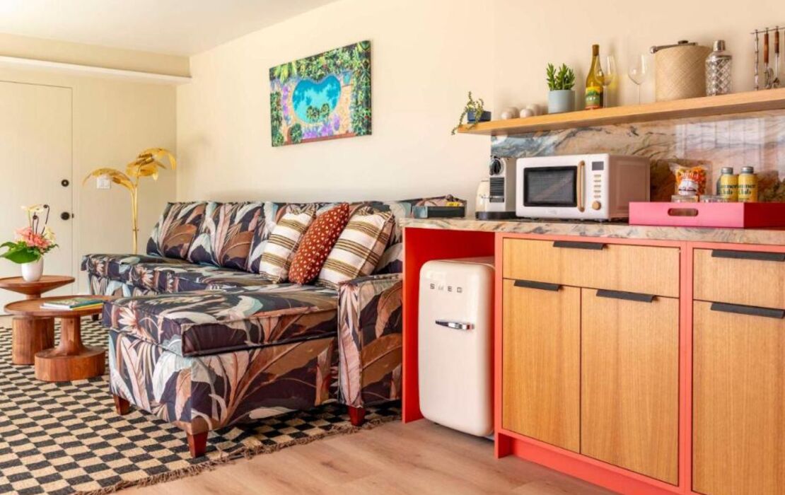 Wayfinder Waikiki - Voted Top 10 Best Hotels in Hawaii!