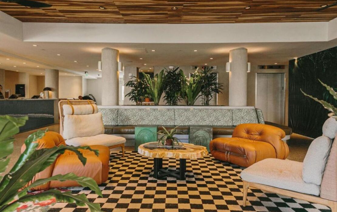 Wayfinder Waikiki - Voted Top 10 Best Hotels in Hawaii!