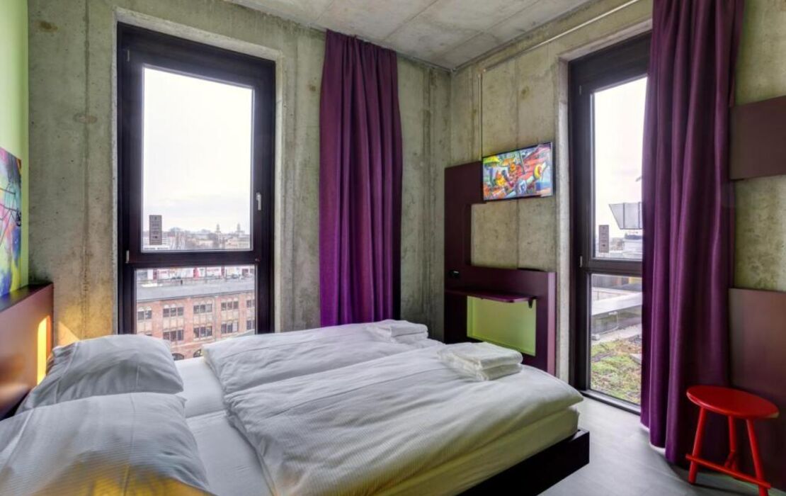 MEININGER Hotel Berlin East Side Gallery