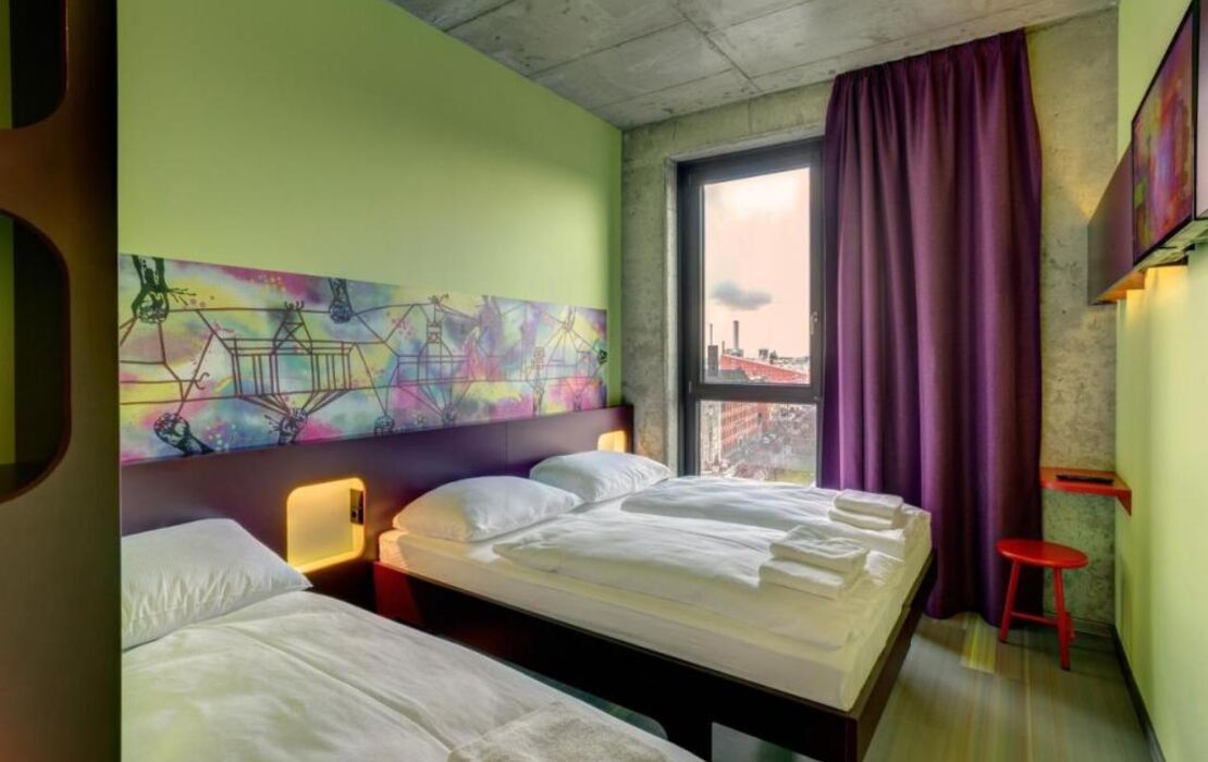 MEININGER Hotel Berlin East Side Gallery