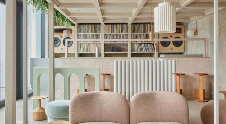 Locke at East Side Gallery