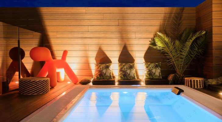 Elite Hotel - Gay Men Only