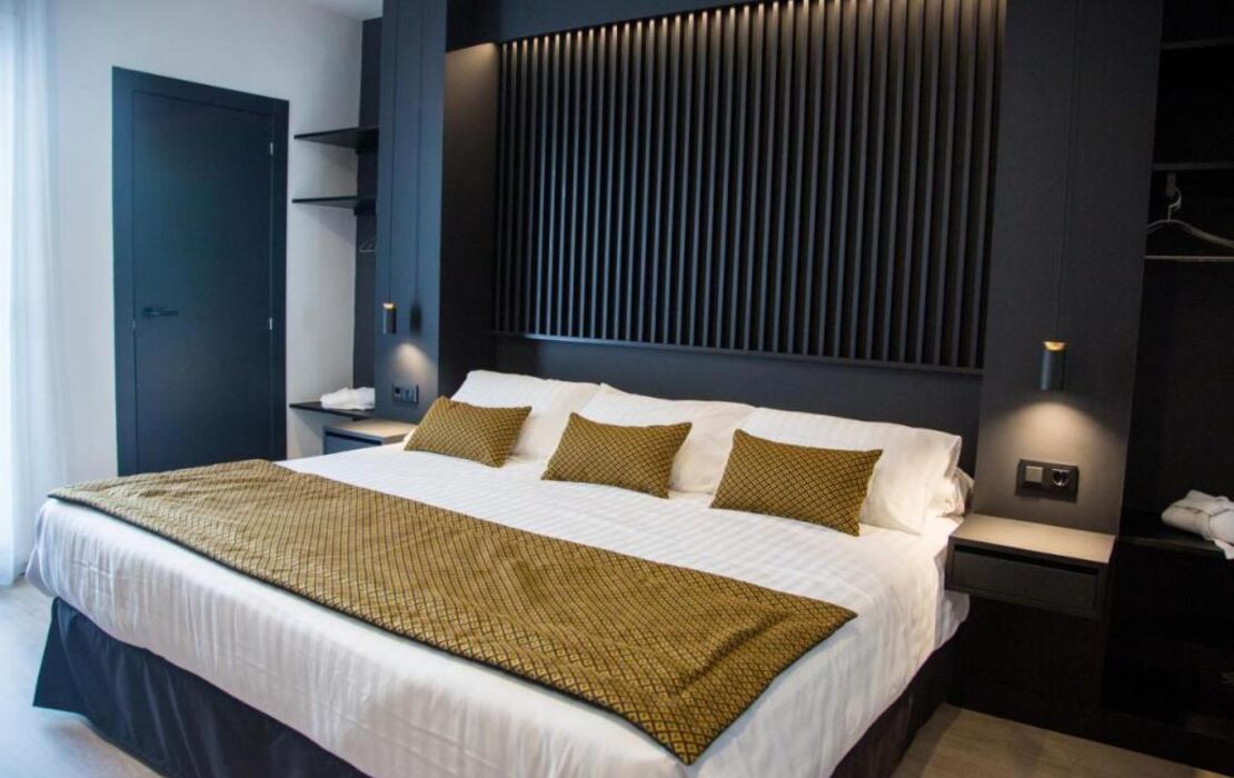 Elite Hotel - Gay Men Only