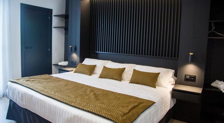 Elite Hotel - Gay Men Only