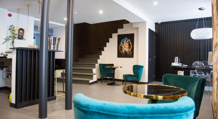 Elite Hotel - Gay Men Only