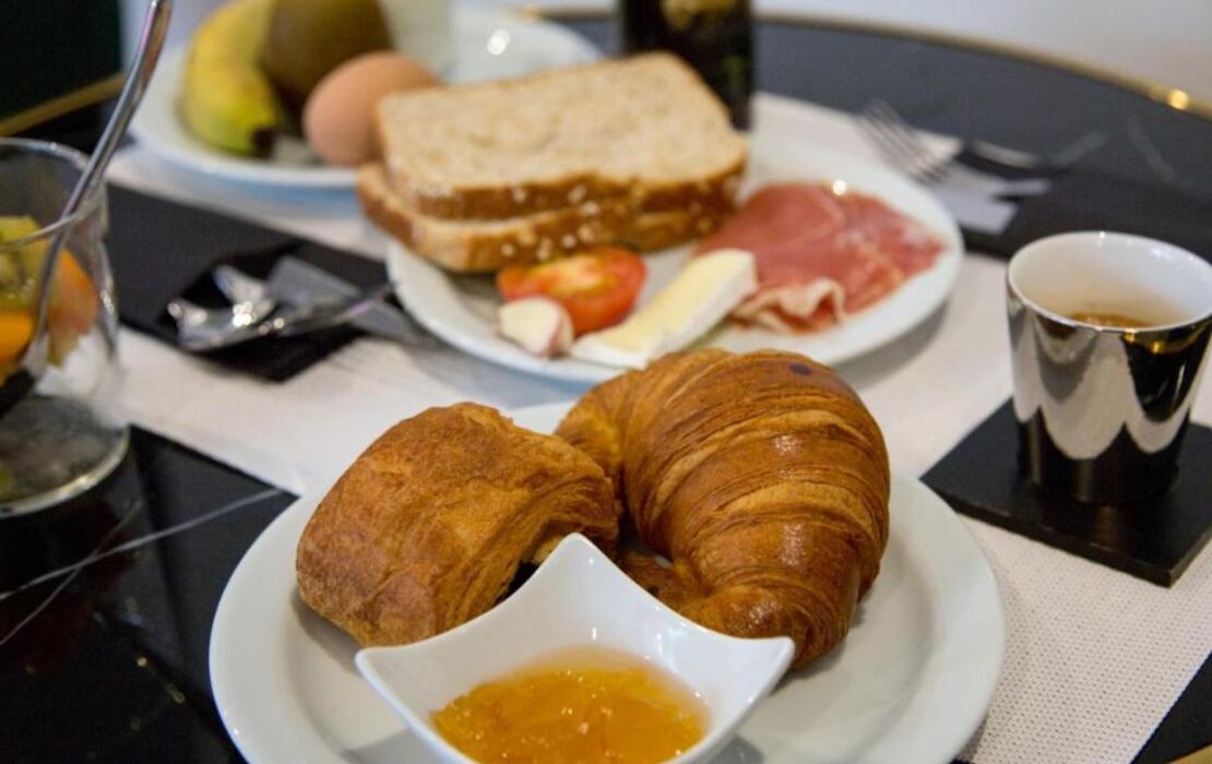 Elite Hotel - Gay Men Only