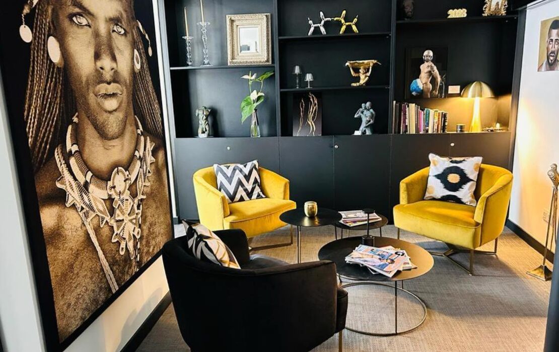 Elite Hotel - Gay Men Only