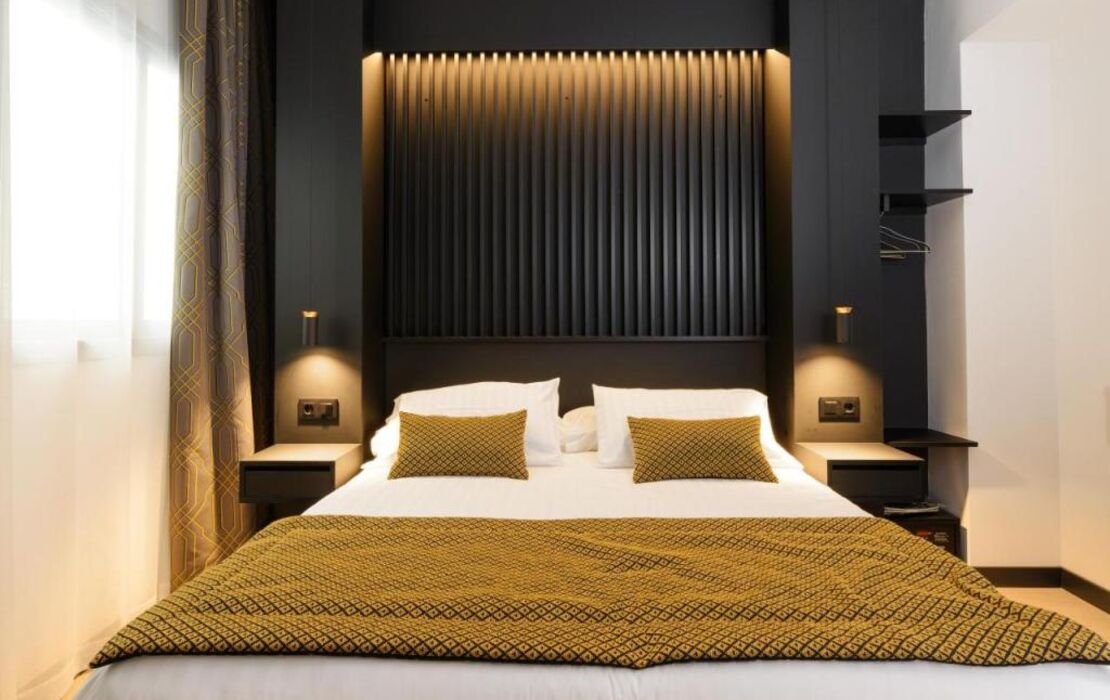 Elite Hotel - Gay Men Only