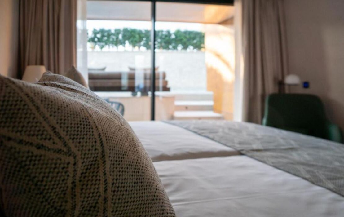 TenSuites - Adults Only