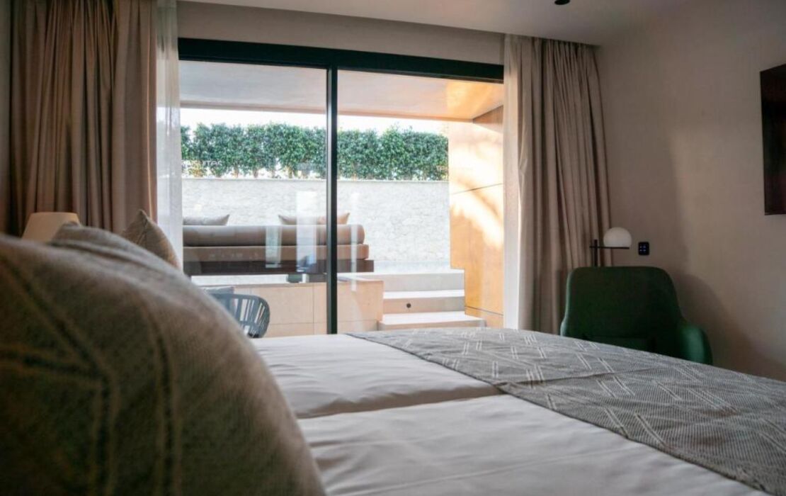 TenSuites - Adults Only