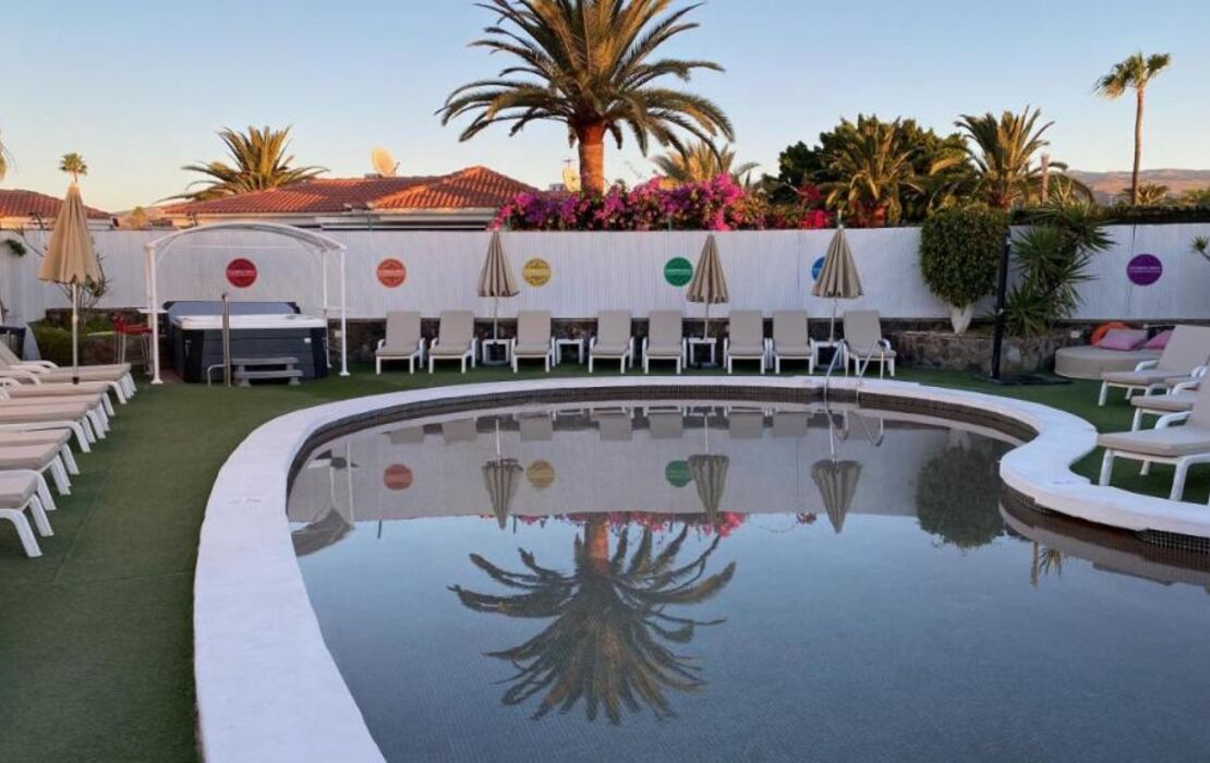 Rainbow Golf Bungalows, Gay Men-only Resort