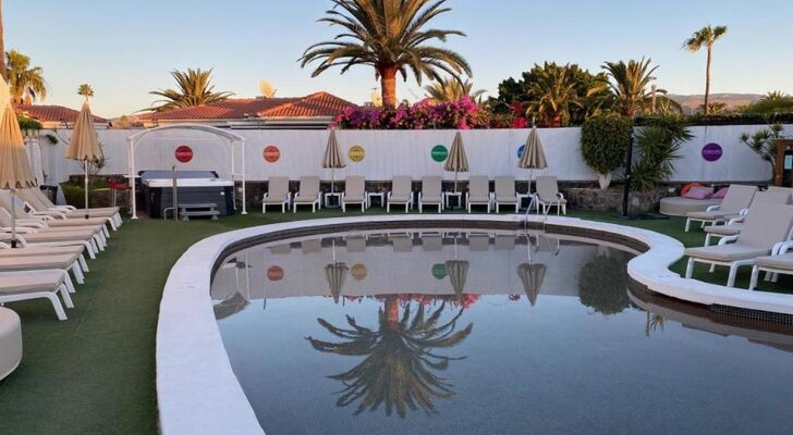 Rainbow Golf Bungalows, Gay Men-only Resort