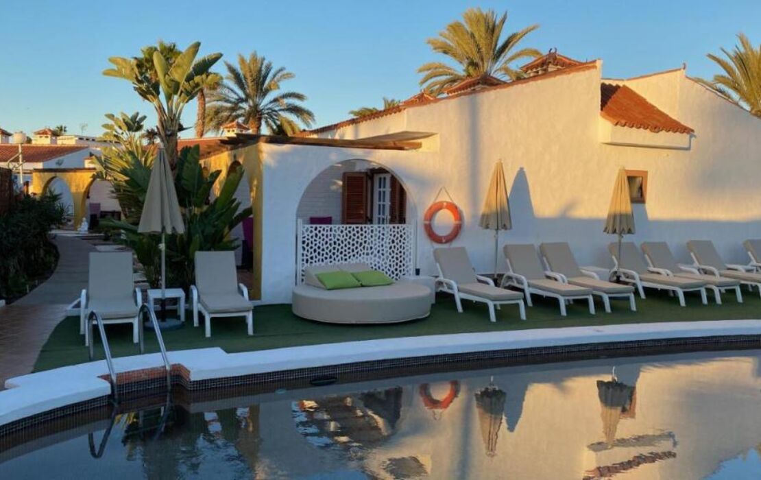 Rainbow Golf Bungalows, Gay Men-only Resort