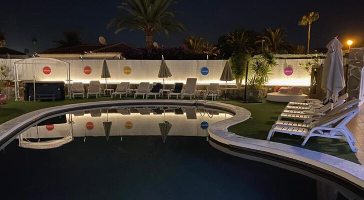 Rainbow Golf Bungalows, Gay Men-only Resort