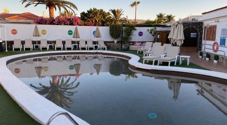 Rainbow Golf Bungalows, Gay Men-only Resort