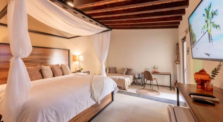 Casa Victoria Malecón - Adults Only