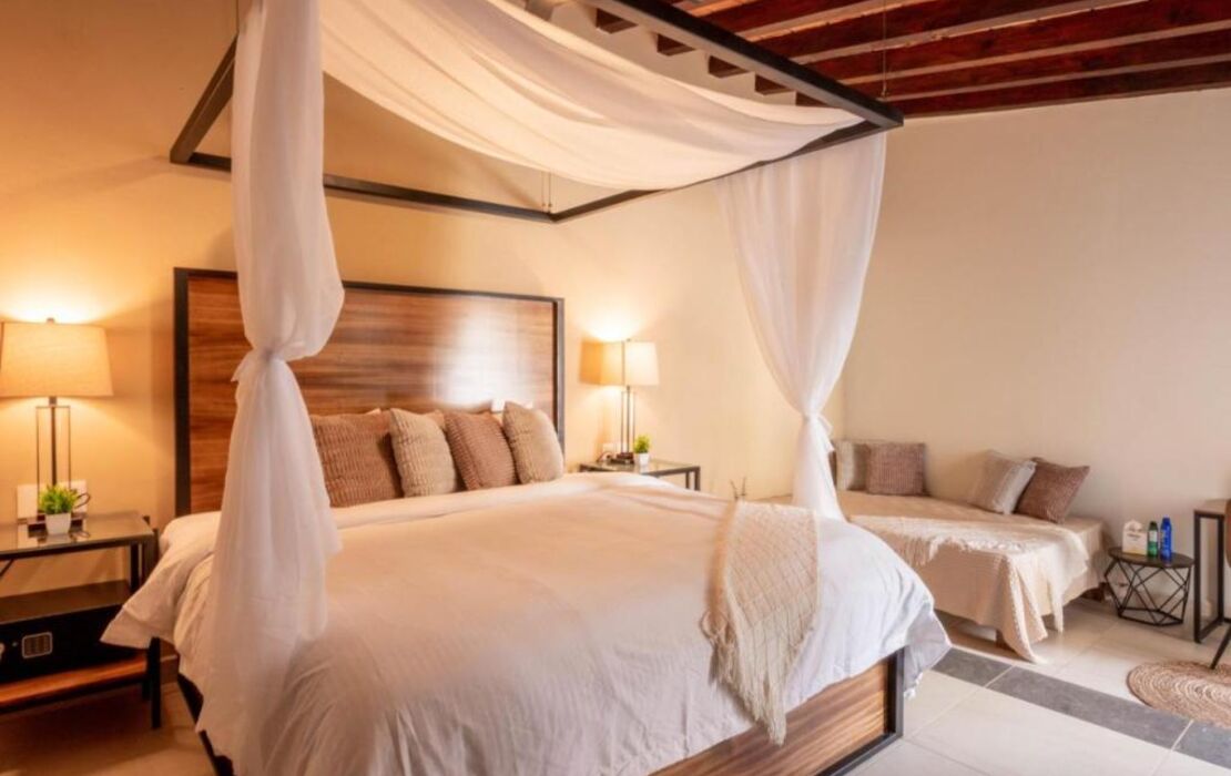 Casa Victoria Malecón - Adults Only