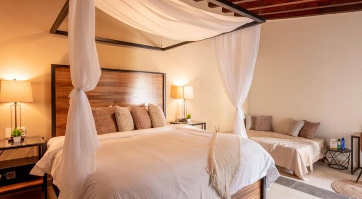 Casa Victoria Malecón - Adults Only