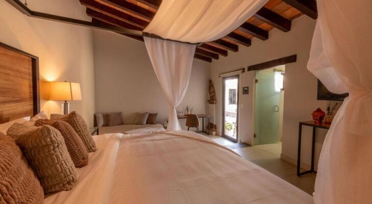 Casa Victoria Malecón - Adults Only