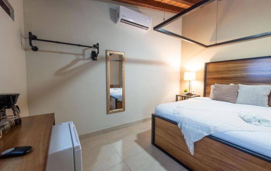 Casa Victoria Malecón - Adults Only