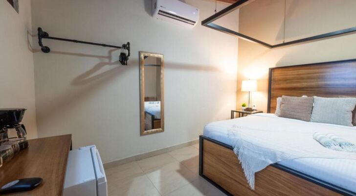 Casa Victoria Malecón - Adults Only