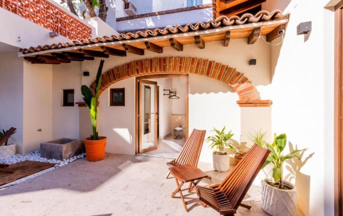 Casa Victoria Malecón - Adults Only