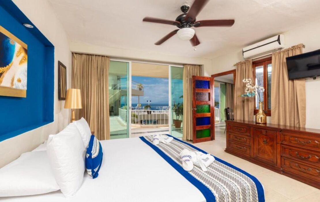 Blue Chairs Beachfront Resort Puerto Vallarta - Adults Only