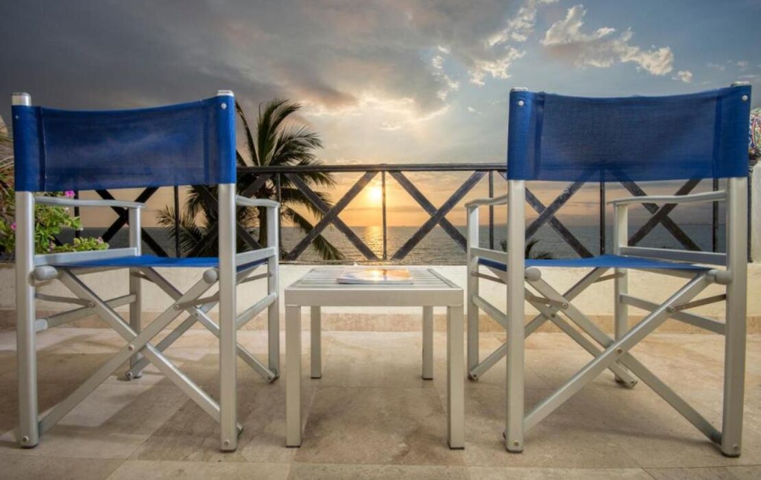 Blue Chairs Beachfront Resort Puerto Vallarta - Adults Only