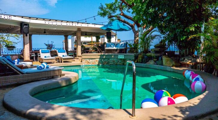 Casa Cupula LGBT Luxury Resort