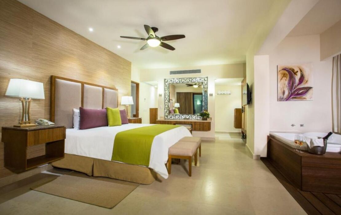 Almar Resort Luxury LGBT Experience by Mantamar Beach Club