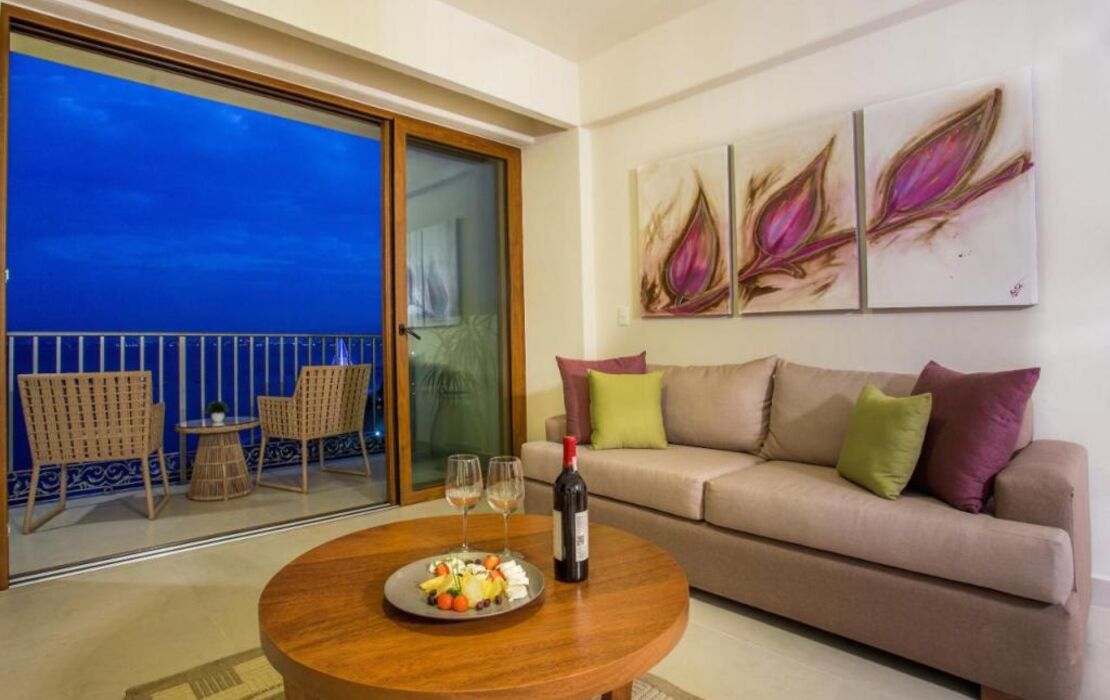 Almar Resort Luxury LGBT Experience by Mantamar Beach Club